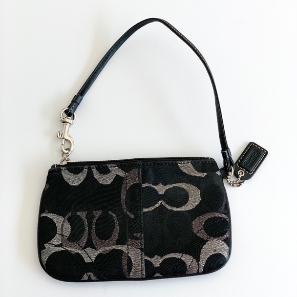 Coach Handbags - Coach Wristlet - Like New Condition